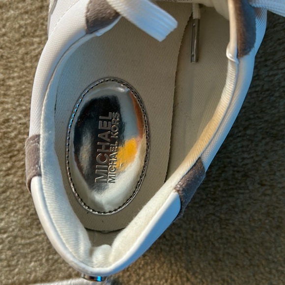 Women’s Michael Kors Size 7.5 - Picture 5 of 6